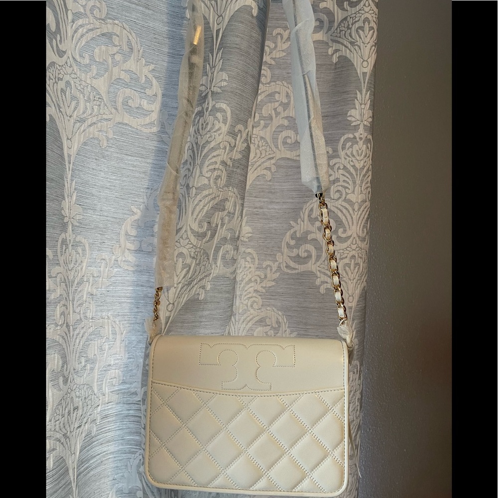 New authentic Tory Burch crossbody